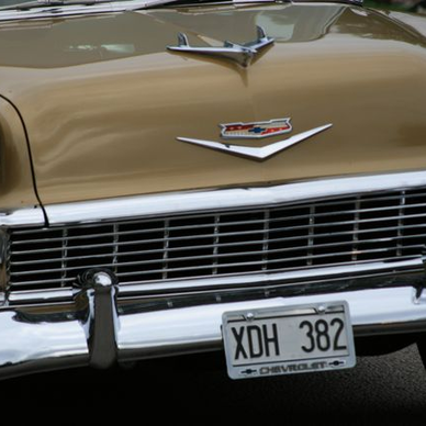 Och kromen blnkte i dess nos